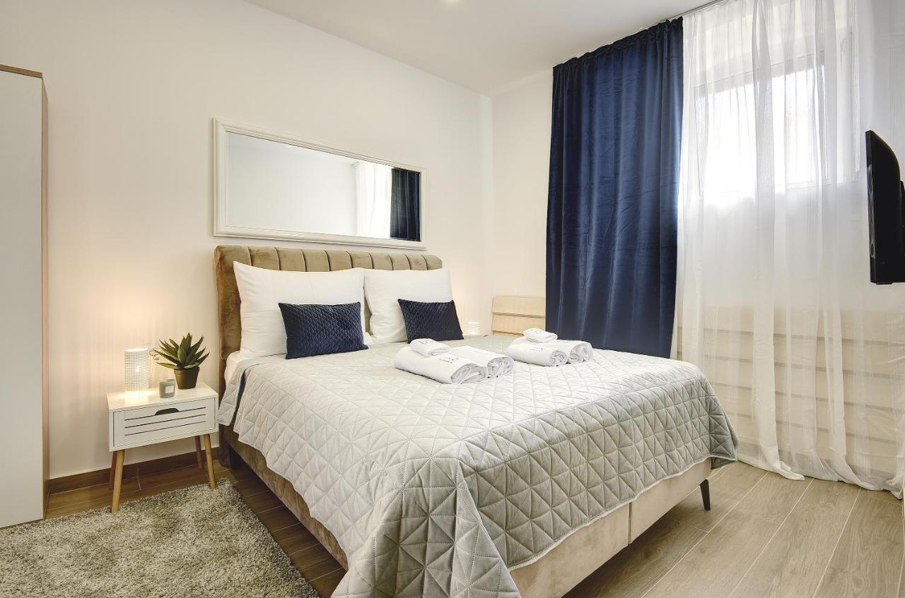 D&A Central Luxury Apartments With Free Parking Pula Exterior photo
