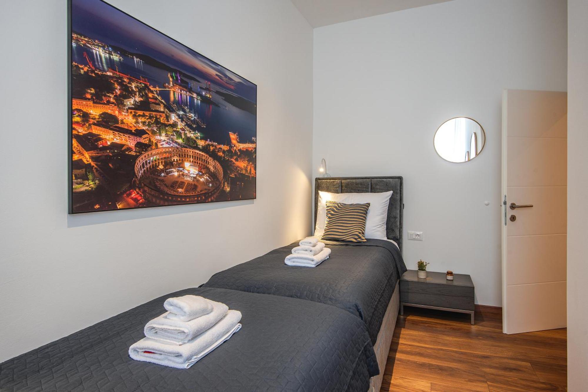 D&A Central Luxury Apartments With Free Parking Pula Exterior photo