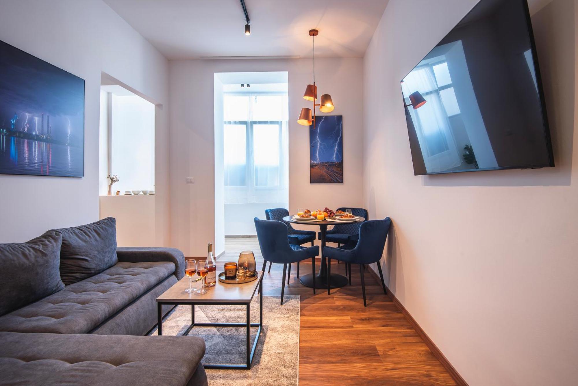 D&A Central Luxury Apartments With Free Parking Pula Exterior photo